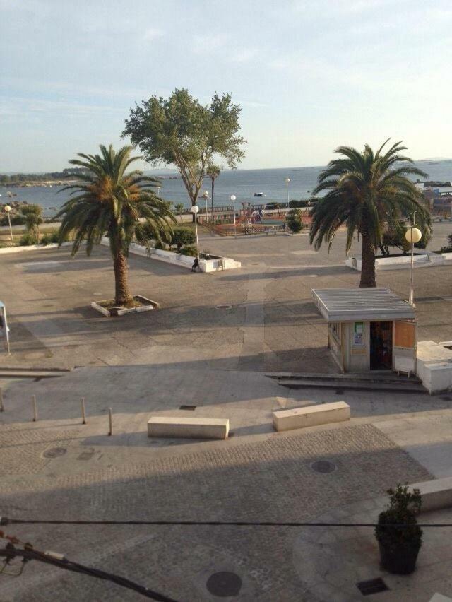 Piso Centrico Y Amplio En Praza Do Regueiro, A Illa De Arousa Exterior photo